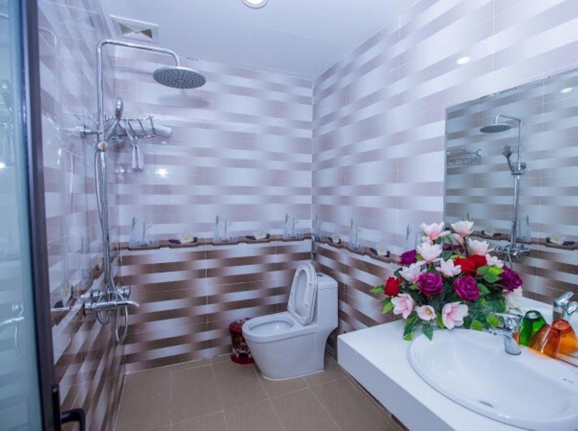 Khách Sạn Hoàng Gia Son La Extérieur photo