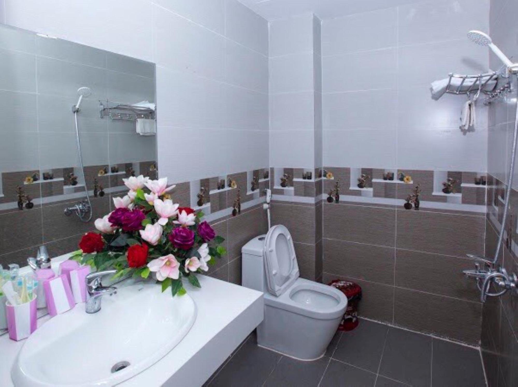 Khách Sạn Hoàng Gia Son La Extérieur photo